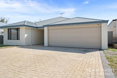 House Sold - WA - Wellard - 6170 - 5 Fareham Crescent, Wellard WA 6170 - Spacious Family Living with Modern Comforts  (Image 2)