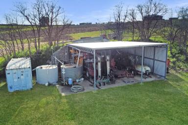 Residential Block Sold - NSW - Cowra - 2794 - 3ACRE BUILDING BLOCK WITH GREAT VIEWS AND A SHED!  (Image 2)