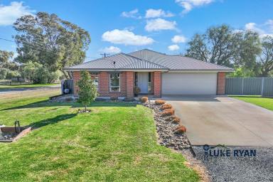 House For Sale - VIC - Rochester - 3561 - SPACIOUS FAMILY OASIS ON 2000M2  (Image 2)