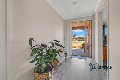 House For Sale - VIC - Rochester - 3561 - SPACIOUS FAMILY OASIS ON 2000M2  (Image 2)