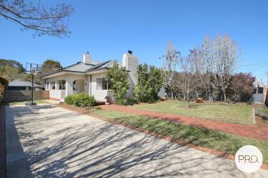 House Sold - NSW - Albury - 2640 - CHARACTER, LOCATION, CLASS  (Image 2)