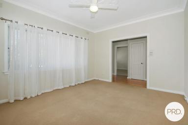 House Leased - NSW - Lavington - 2641 - BEAUTIFULLY PRESENTED 3 BEDROOM HOME!  (Image 2)