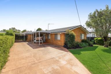 Duplex/Semi-detached Sold - QLD - Newtown - 4350 - Prime Investment Opportunity: Newtown Duplex  (Image 2)