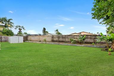 House For Sale - QLD - Edmonton - 4869 - BIG, BIG YARD.....ENSUITE & DOUBLE GARAGE ON 848m2  (Image 2)