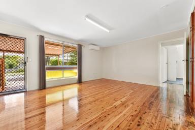 Unit Leased - QLD - Mount Lofty - 4350 - Renovated Unit Close to the City  (Image 2)