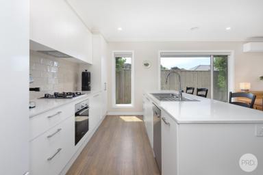 Unit For Sale - VIC - Redan - 3350 - Stylish Modern Living In Redan With Own Title  (Image 2)