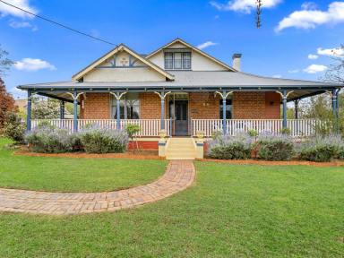 House For Sale - NSW - Young - 2594 - "WYREEMA" The Elegance Of Yesteryear & The Functionality Of Today  (Image 2)