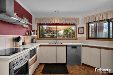 Unit For Sale - TAS - Bridport - 7262 - WELCOME HOME!  (Image 2)