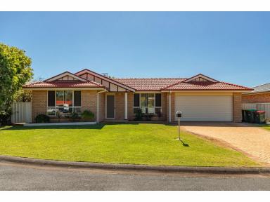 House Sold - NSW - Forster - 2428 - Charming 3 Bedroom Brick and Tile Home  (Image 2)