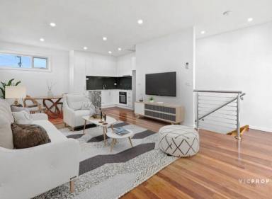 Townhouse Leased - VIC - Preston - 3072 - Stylish Townhouse  (Image 2)