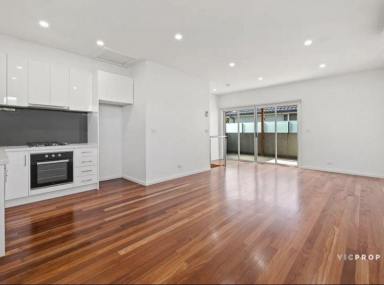 Townhouse Leased - VIC - Preston - 3072 - Stylish Townhouse  (Image 2)