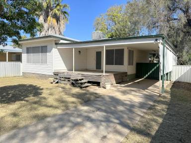 House For Sale - NSW - Moree - 2400 - RENOVATORS DELIGHT - GREAT LOCATION  (Image 2)