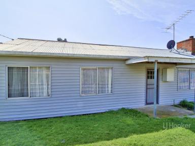 House Sold - VIC - Omeo - 3898 - COUNTRY STYLE LIVING ON OVER AN ACRE  (Image 2)
