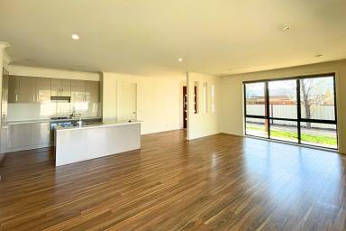 Townhouse For Lease - VIC - Mansfield - 3722 - Modern & Spacious 3-Bedroom Unit for Rent  (Image 2)