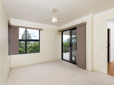 Apartment Leased - QLD - Highgate Hill - 4101 - Top Floor - 2 Bedrooms with Huge Balcony in Peaceful Position Overlooking Paradise Park  (Image 2)