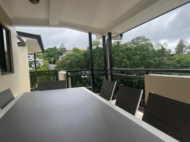 Apartment Leased - QLD - Highgate Hill - 4101 - Top Floor - 2 Bedrooms with Huge Balcony in Peaceful Position Overlooking Paradise Park  (Image 2)