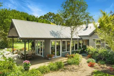 Farmlet For Sale - NSW - Kangaroo Valley - 2577 - Charming Valley Escape  (Image 2)