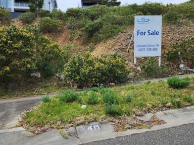 Residential Block For Sale - VIC - Pakenham - 3810 - Elevated 781 sqm Allotment with Reserve Outlook  (Image 2)