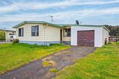 House Leased - TAS - Zeehan - 7469 - Comfortable Three Bedroom Home in Zeehan  (Image 2)