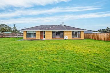 House Leased - TAS - Strahan - 7468 - Furnished 3 Bedroom Home (power included in rent)  (Image 2)