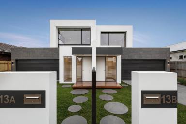 Townhouse Leased - VIC - Mordialloc - 3195 - GORGEOUS | LUXURIOUS FOUR BEDROOM HOME | QUALITY DESIGN & CONSTRUCTION  (Image 2)