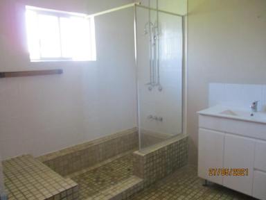 House For Sale - QLD - Ingham - 4850 - HIGHSET BRICK & BLOCK HOME CLOSE TO MAIN STREET!  (Image 2)