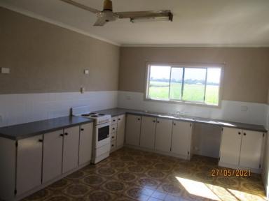 House For Sale - QLD - Ingham - 4850 - HIGHSET BRICK & BLOCK HOME CLOSE TO MAIN STREET!  (Image 2)