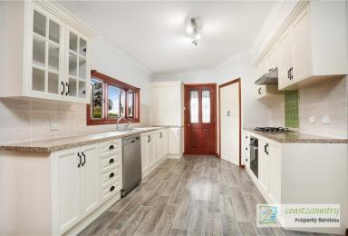 House For Sale - SA - Meningie - 5264 - CALLING ON INVESTORS !! Charming Renovated Home with Great Shedding!  (Image 2)