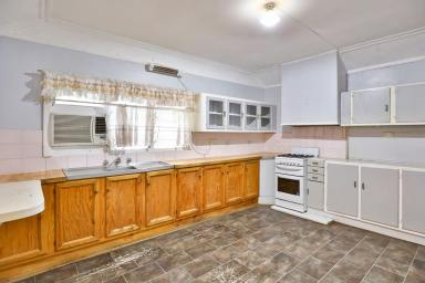 House Sold - VIC - Mildura - 3500 - GREAT STARTER WITH LOTS OF POTENTIAL  (Image 2)