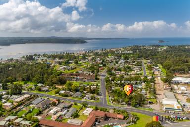 House For Sale - NSW - Batemans Bay - 2536 - Permanent Living for over 55's Brand New, Pet Friendly central Batemans Bay Location!  (Image 2)