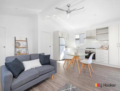 House For Sale - NSW - Batemans Bay - 2536 - Permanent Living for over 55's Brand New, Pet Friendly central Batemans Bay Location!  (Image 2)