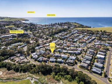 House For Sale - NSW - Gerringong - 2534 - Low maintenance family living  (Image 2)