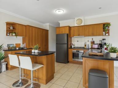 House For Sale - VIC - Nagambie - 3608 - Poolside Living  (Image 2)