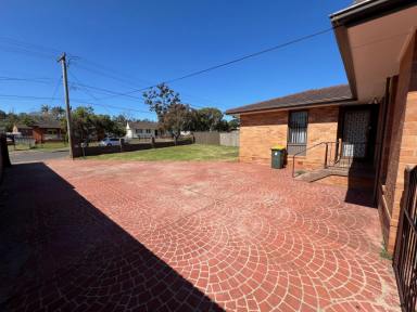 House For Sale - NSW - Willmot - 2770 - EXCELLENT CORNER BLOCK BRICK HOUSE  (Image 2)