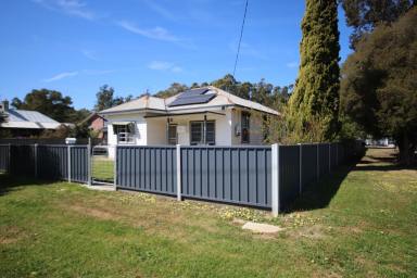 House For Sale - VIC - Rochester - 3561 - CENTRALLY LOCATED 3-BEDROOM HOME  (Image 2)