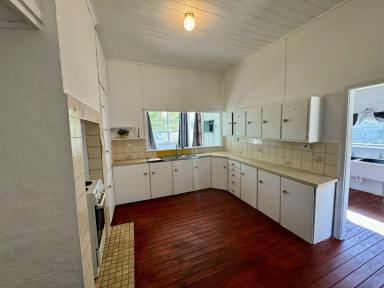 House For Lease - NSW - Taree - 2430 - CHARMING 4 - BEDROOM COTTAGE IN TAREE CLOSE TO THE HOSPITAL  (Image 2)