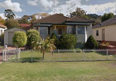 House Leased - NSW - Coniston - 2500 - Large Family Home!  (Image 2)