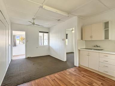 Unit Leased - QLD - Newtown - 4350 - Neat & Sweet in Newtown  (Image 2)