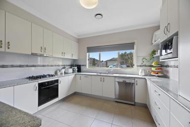 House For Sale - VIC - Drouin - 3818 - INSTANT APPEAL, IDEAL LOCATION AND ROOM FOR A VAN  (Image 2)