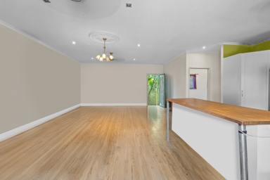 House For Sale - QLD - Holloways Beach - 4878 - SPACIOUS HOME | LARGE 1,000m2 BLOCK | SOUGHT-AFTER LOCATION  (Image 2)