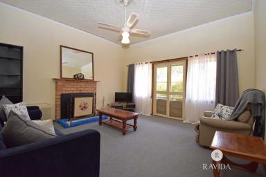 House For Sale - VIC - Beechworth - 3747 - FANTASTIC OPPORTUNITY ON FREDERICK STREET  (Image 2)