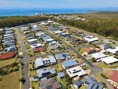 House For Sale - NSW - Wallabi Point - 2430 - SLEEK AND MODERN COASTAL HOME  (Image 2)