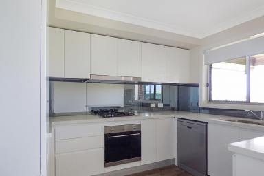 House Leased - NSW - Dubbo - 2830 - Modern Home in Magnolia Estate  (Image 2)