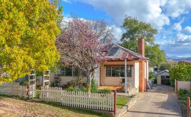 House For Sale - VIC - Myrtleford - 3737 - Charming Cottage Retreat at 10 Halls Road, Myrtleford  (Image 2)