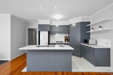 Townhouse For Sale - VIC - East Bendigo - 3550 - LOW MAINTENANCE WITH HIGH CONVENIENCE  (Image 2)