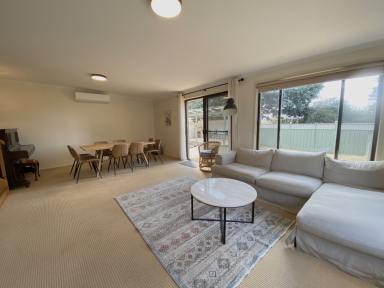 House Leased - NSW - Cooma - 2630 - Stunning Fully Furnished 4 Bedroom Family Home in Cooma  (Image 2)