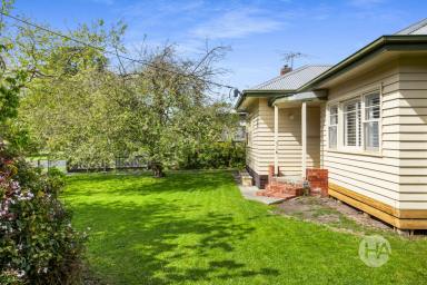 House For Sale - VIC - Somerville - 3912 - Charming 1940s Weatherboard Home in Prime Somerville Location  (Image 2)