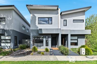 House For Sale - VIC - Cranbourne East - 3977 - Modern Luxury Living in the Heart of Casey Fields  (Image 2)