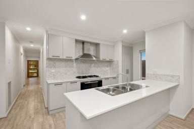 House For Sale - VIC - Strathfieldsaye - 3551 - Modern Home in Popular Strathfieldsaye  (Image 2)