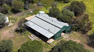 Farmlet For Sale - WA - Balladong - 6302 - Idyllic Countryside Escape – 4320 Great Southern Highway, Balladong  (Image 2)